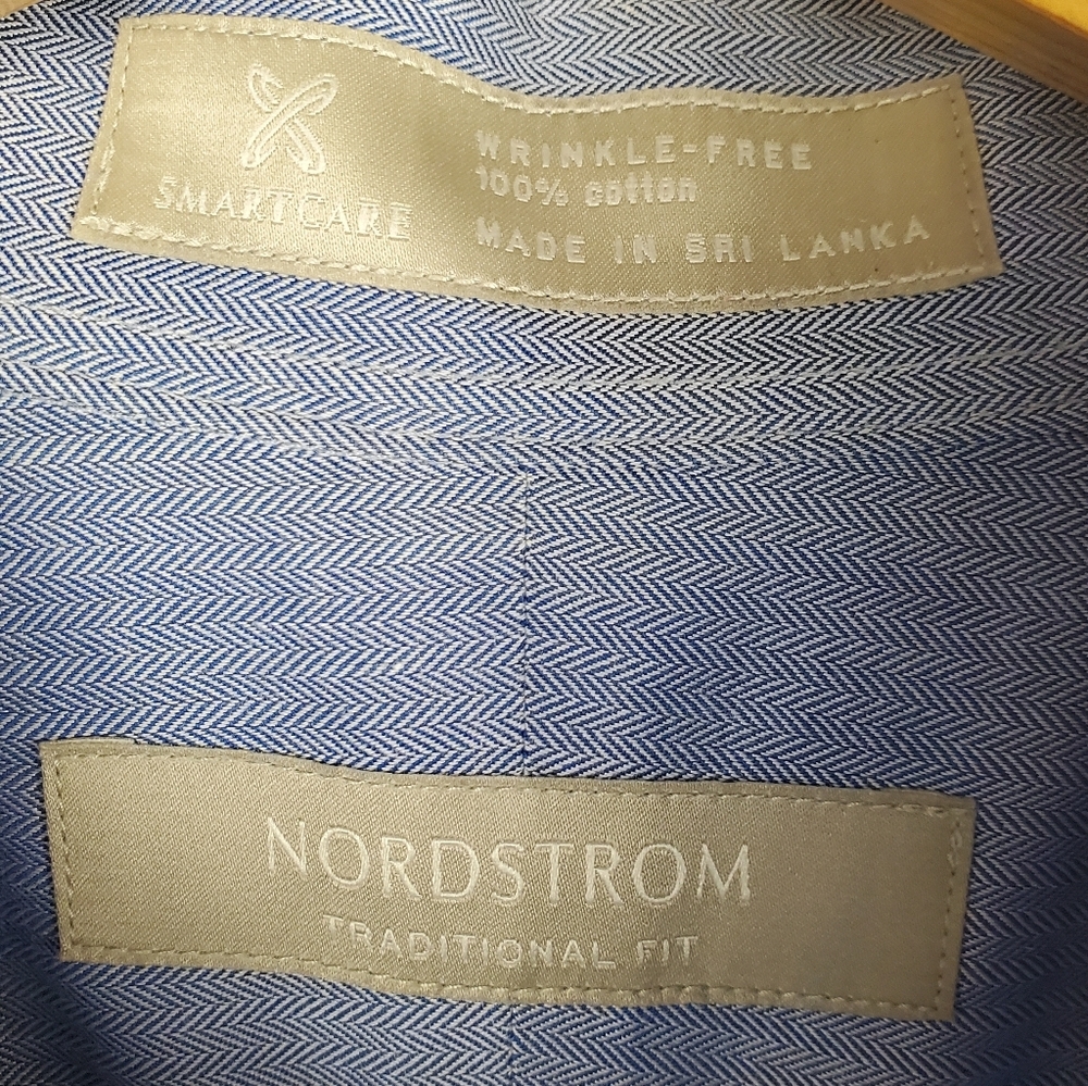 Nordstrom Smartcare Traditional Fit Dress Shirt. Light Blue. 17.5 / 37 - Picture 3 of 10